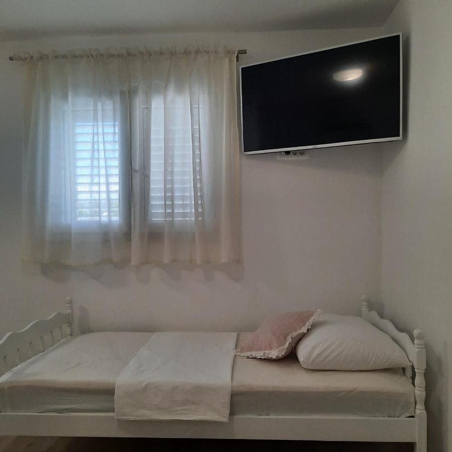 Studio Apartman Mare Трогир Экстерьер фото